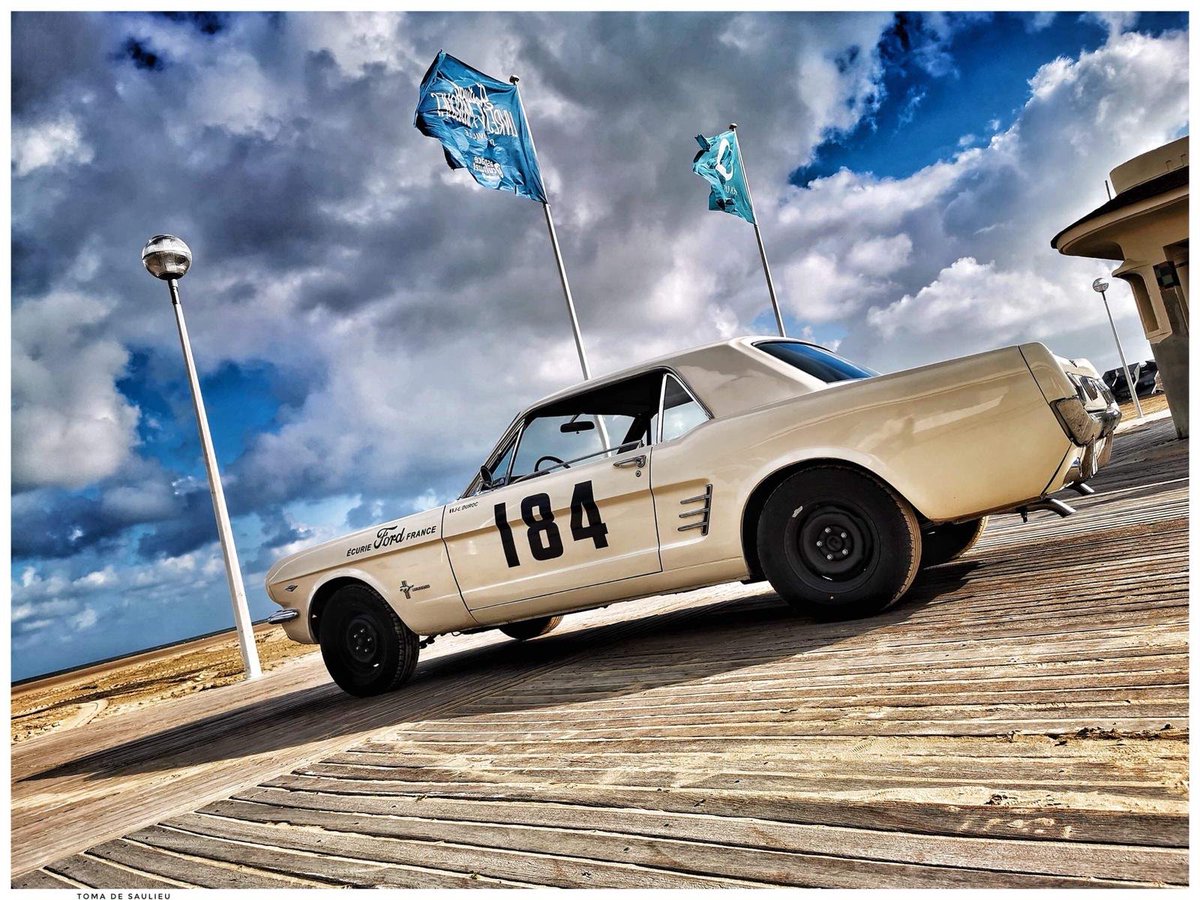 lamustang184's tweet photo. La Mustang sera ce soir au cinéma Le Morny Deauville pour projection en présence de .....Claude Lelouch! 

Photo : Toma de Saulieu @DeauvilleFr #ClaudeLelouch @CalvadosDep https://t.co/Izx2Bo1rzD