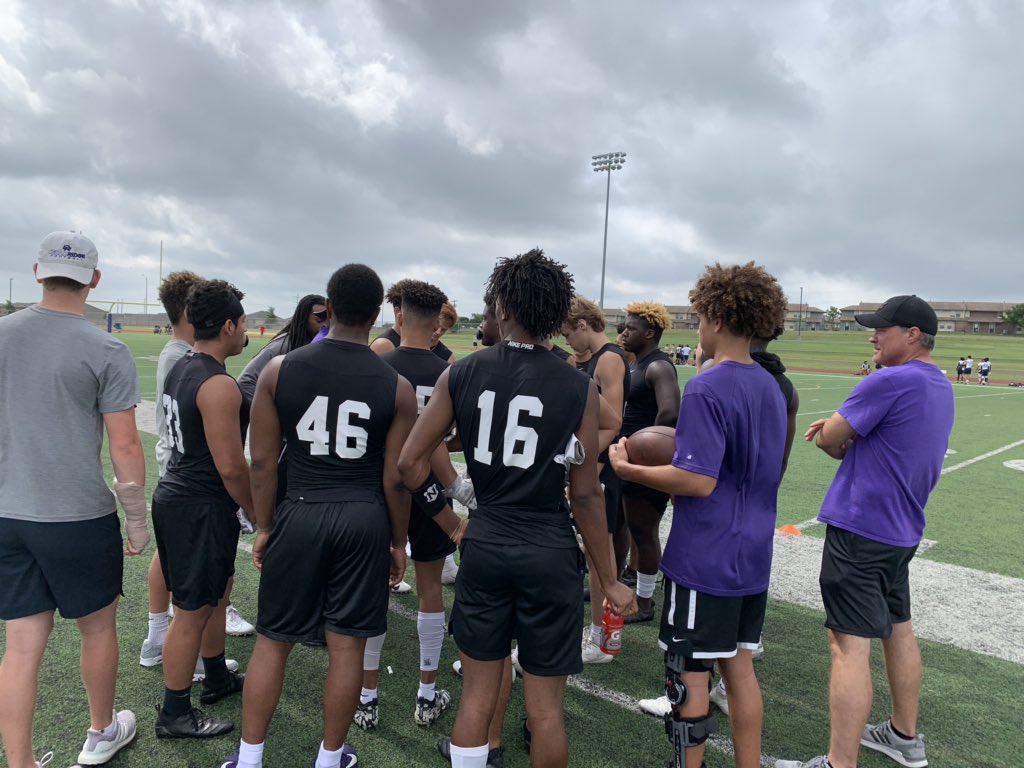 alyssaaleall's tweet image. FINAL
#CedarRidge-39
#StonyPoint-51
#WWSQT 
@FanstandATX
