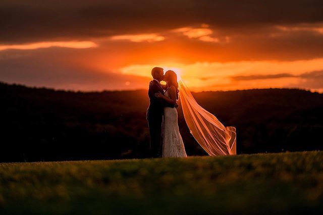 adammasonx's tweet photo. Just one last pause before the wedding day started its final chapter. •
See more of our work:
https://t.co/NNjwgXXcHA
#MasonPhotography #MPCouples #MacPacht
Here's the awesome team from this one!
Venue: @breauxvineyards
Caterer: @timberpizza
Coordinato… https://t.co/WBAXc5bh8t https://t.co/A4CLN0kPNz