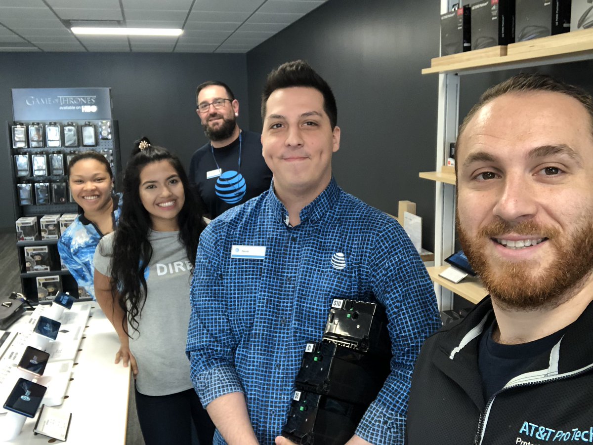 ProTechAndrew's tweet photo. Green in Bundle Mix and %protected and they still showed up early for a Saturday meeting. Roosevelt is settling for nothing less than perfection! @salemhusary #simplesetup #attprotech @JeffSpain2 @PaulaVofGLM @TomMonahan10 #connectedandprotected @CR_ProTech @ProTechCalle https://t.co/jnfmZlOqqR