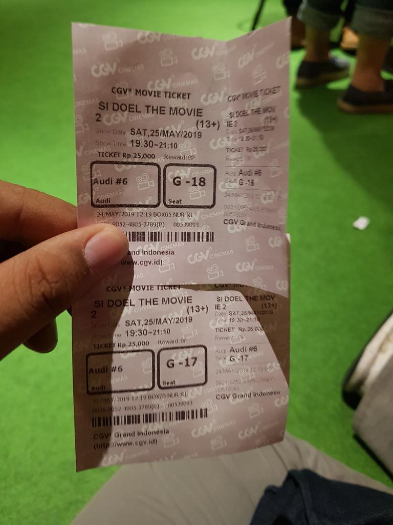 HidayatHHP's tweet photo. Si doel 2 the movie tweeps. Mau liat kan akhirnya doel milih sarah atau zaenab. Akan tayang segera nih 4 juni ini di bioskop kesayanganmu tweeps #sidoel2 #falconpicture https://t.co/dSDfmPJpq9
