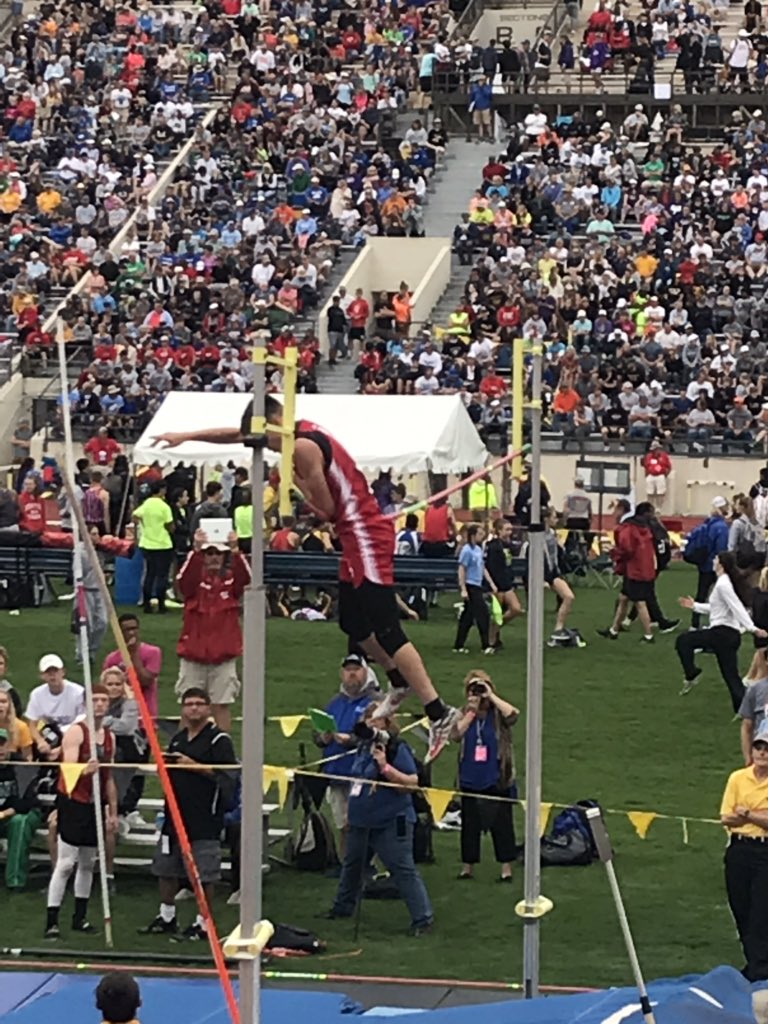 BucklinRed's tweet photo. Josh placed 6th at 12β6β Pole Vault!! @sportsinkansas #statetrack19 @SPIAALeague https://t.co/g7fOcwYaFM