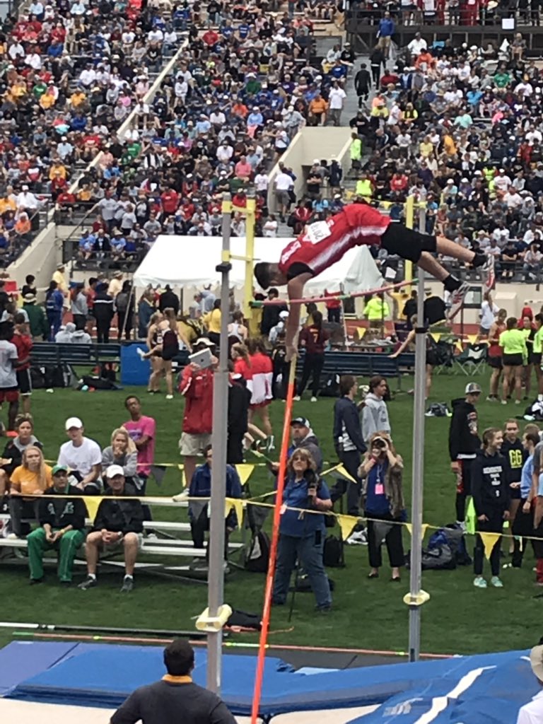 BucklinRed's tweet photo. Josh placed 6th at 12β6β Pole Vault!! @sportsinkansas #statetrack19 @SPIAALeague https://t.co/g7fOcwYaFM