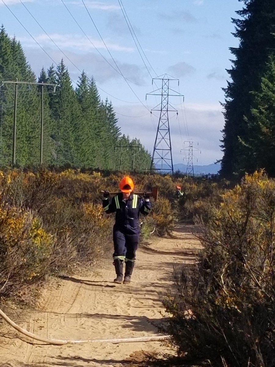 Thank you <a href="/BCGovFireInfo/">BC Wildfire Service</a> <a href="/OysterRiverFire/">Oyster River Fire</a> and <a href="/bchydro/">BC Hydro</a> for the assistance and great teamwork on the Argonaut wildfire in Campbell River.