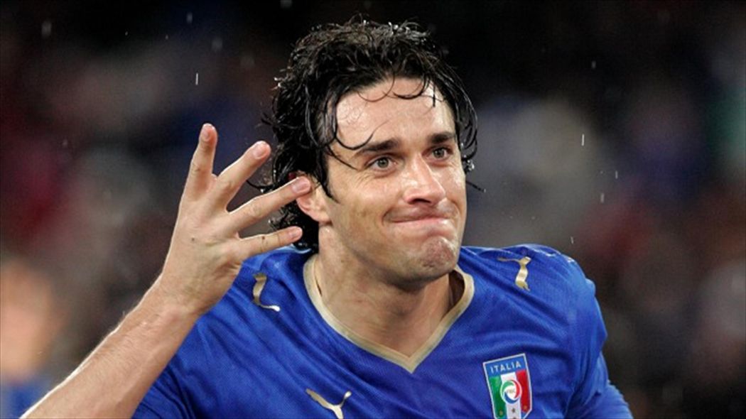  HAPPY BIRTHDAY Luca Toni turns 42 today.

World Cup winner and 92 body balance on PES back in the day. 