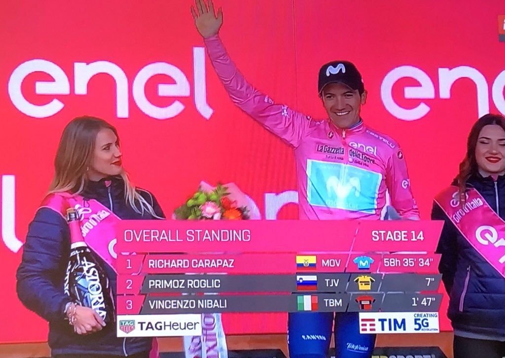 LaPosta_Ecu's tweet photo. @RichardCarapazM 🇪🇨 es el duro del Giro de Italia 🇮🇹🚵🏽‍♂️ luego de ganar la etapa 14. Es el primer ecuatoriano que se pone la maglia rosa! 👏 https://t.co/yL2cjWl2zc