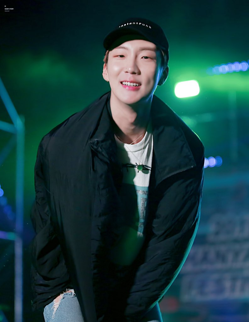 hoonystory0111's tweet photo. 190521 한양대 에리카
#HOONY #이승훈
@WINNER @official_hoony_ 
오빠다 오빠 https://t.co/3uhbPEbSnn