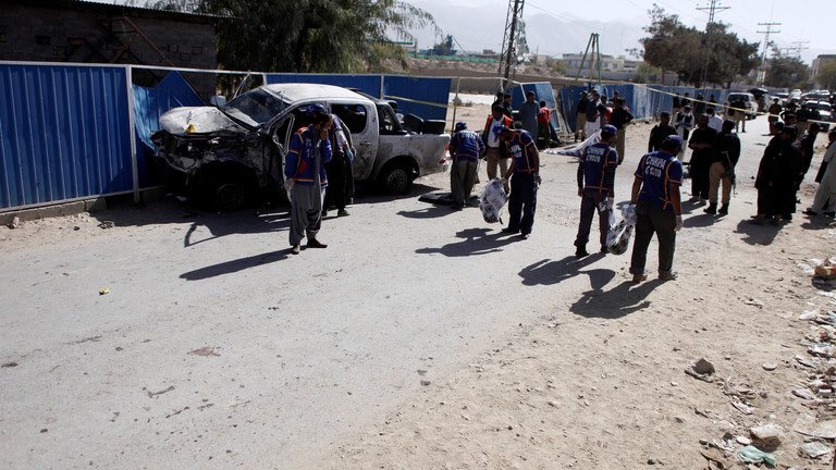 KSA24FR's tweet photo. #ksa24 Cinq morts et 13 blessés dans une explosion près d'une mosquée lors de la prière du vendredi au Pakistan #lacomediedubonheur https://t.co/vJ2KBDzNGC