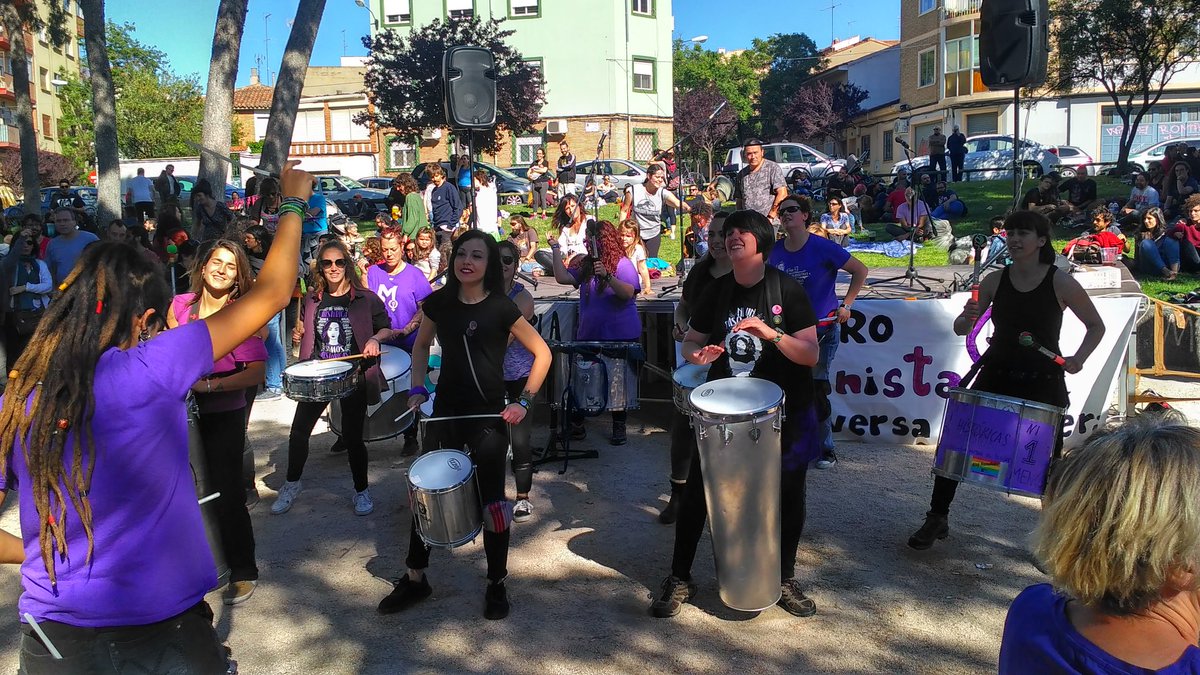 RSPZgz's tweet photo. Fiesta del Sol y la Luna en el Barrio de #Torrero #Zaragoza
En la calle, donde ocurren las cosas
#SolidaridadPopular  #SomosRed https://t.co/IK1JsyVVtz