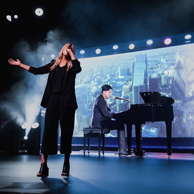jemv's tweet photo. Beautiful ❤️ Him, @aliciakapel & technology 😭 #miracleoffering #kingdomcityweekend #globalitem @markvarughese my fav musician https://t.co/L3jqchhNBf https://t.co/A3NTnB6oyz
