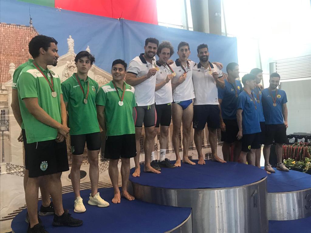 Los nuestros siguen brillando en Coimbra con la selección andaluza. Primeros en el 4x50 libre. <a href="/LopezCondee/">Álvaro López Conde</a> Daniel Esmeralda y Manuel Jesús Cantos