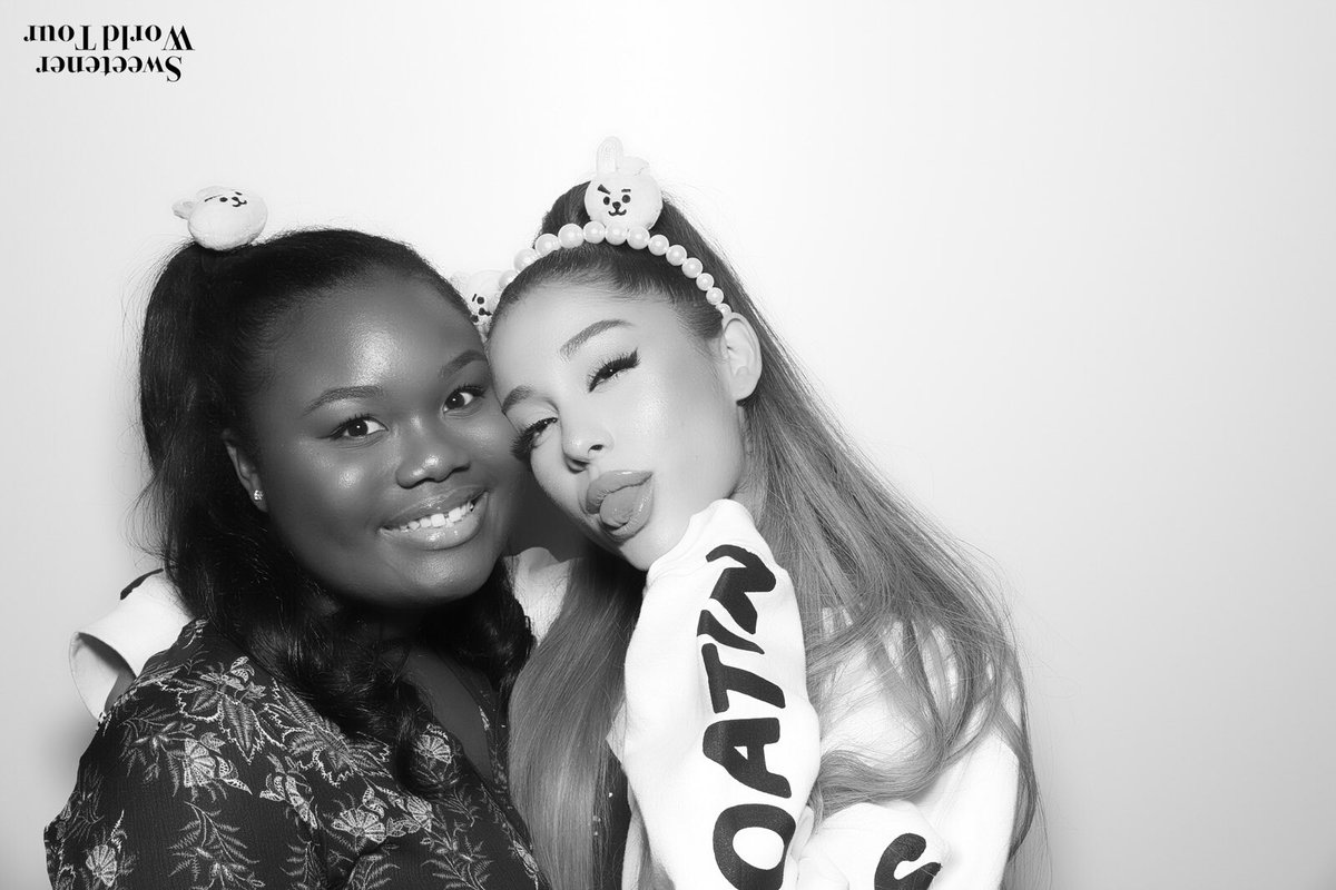 sseraribts's tweet photo. screaming. 🖤 thank u soooooo much for wearing my cooky headband, Ariana. it meant so much. love u sm 🌬 https://t.co/bqW9CxWTEe