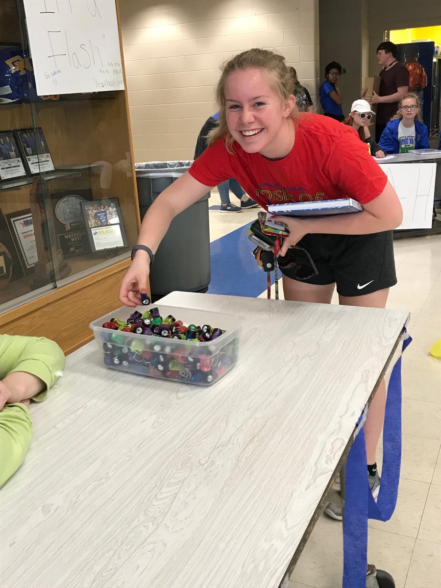 Norwica's tweet photo. As the theme of the 2019 yearbook says "In a FLASH,"  congratulations to the Norwica staff last night as they distributed yearbooks quickly, politely, and accurately from 5-8 in the gym lobby! Mini flashlights, chalk, Polaroid cameras and balloons added fun! https://t.co/r2mZvk8Ud2