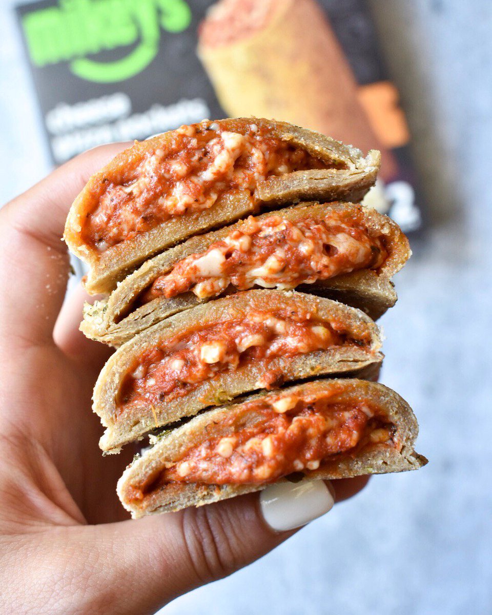 eatmikeys's tweet image. What&apos;s in your pocket? 🍕
.
.
@mikeys
#eatmikeys #mikeyspockets #pizzapockets #grainfree #dairyfree #betterforyou #snacktime #saturdays