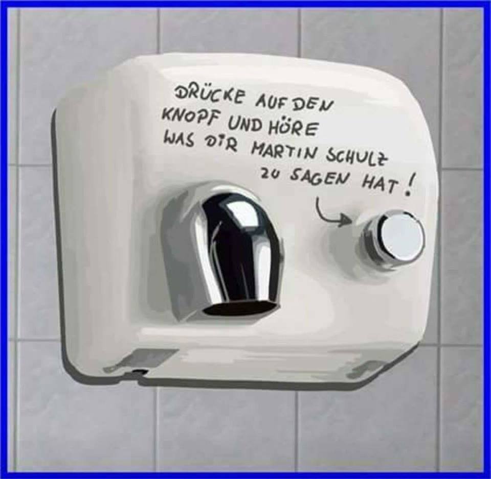 RealFantomas's tweet photo. @MartinSchulz Drücke auf den Knopf und höre was Dir @MartinSchulz zu sagen hat!
Martin #Chulz https://t.co/HtDEMsXrtk