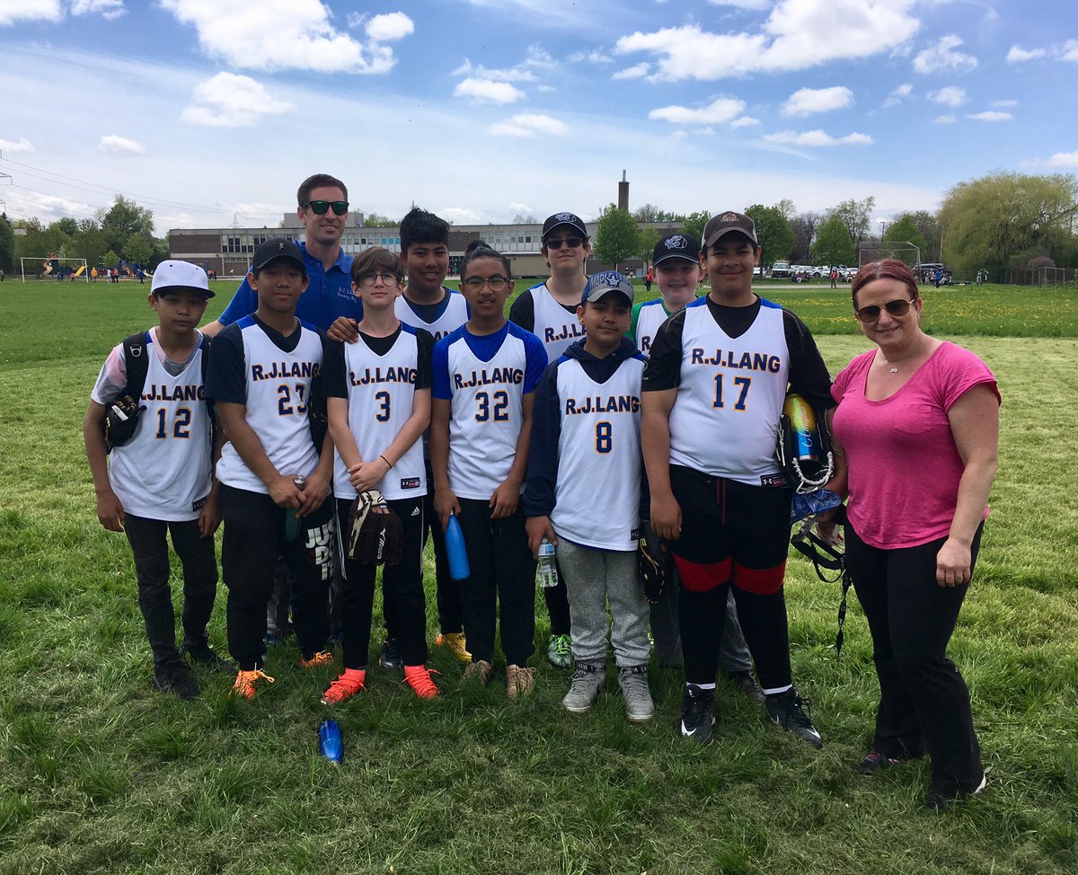 RJLangGrade8's tweet photo. RJ Lang Boys’ Baseball 🥎 🦁 advances to semi finals @TDESAA_TDSB @AndreaSamartzis https://t.co/3AAancMMPC