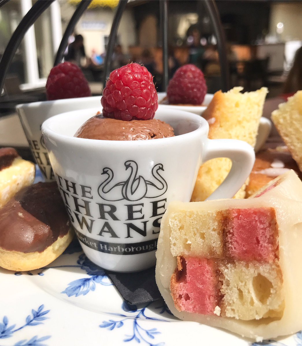 coolasleicester's tweet photo. What’s your favourite treat to find on an afternoon tea? Today’s at The Three Swans came with chocolate mousse, chocolate eclair, battenberg and lemon drizzle cake. 👌🏻🍰
.
.
.
#leicester #leicestershire #threeswans #afternoontea #cakes #marketharborough https://t.co/TLMxMwrsR3