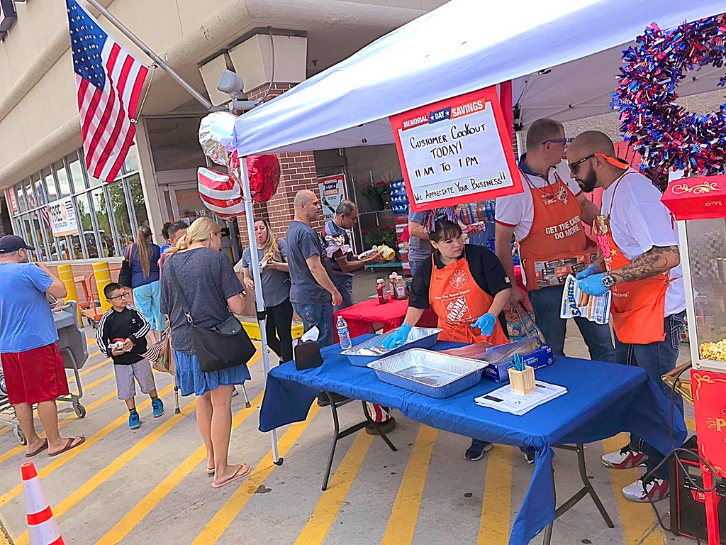 JamesMandato's tweet photo. The Mohegan Lake Home Depot is having fun today! Free Hot Dogs, Popcorn, refreshments and all your Memorial Day Weekend needs! Come down and see us today. #homedepot, #MemorialWeekendParty , #thankyou. @ilva1251_BOA @hd1251 @LauraHC1251 @infocuscap. https://t.co/ZKOdPnQZ2b