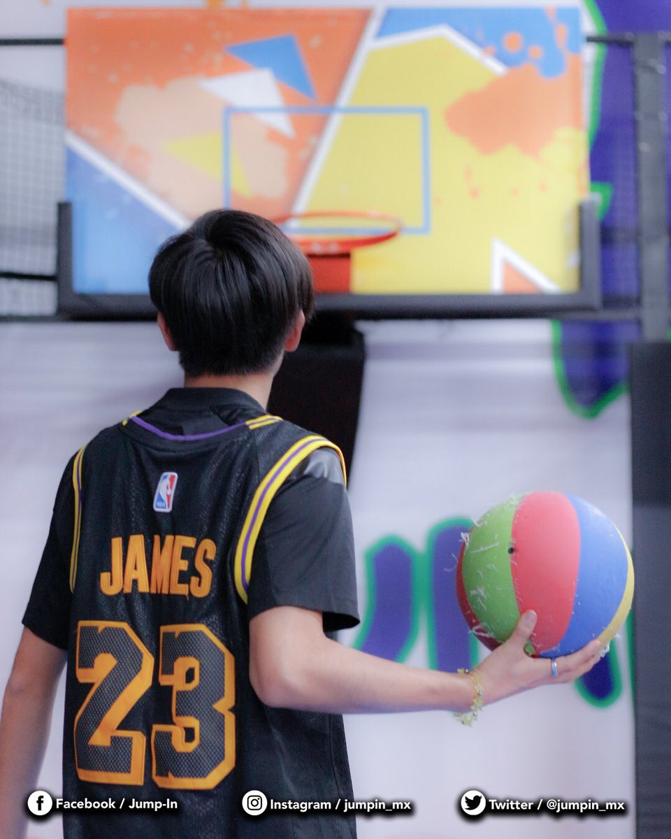 jumpin_mx's tweet photo. #Encesta y clava el balón como un profesional en #JumpJam, una atracción exclusiva de #Jumpin .

#FelizSabado https://t.co/07R6J54ipi