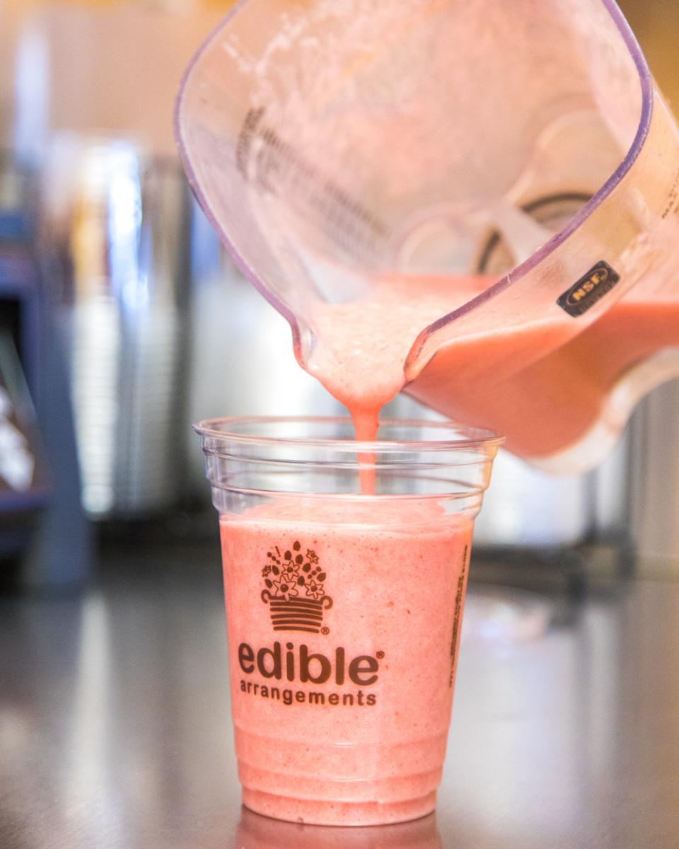 EATheHeights's tweet photo. Our smoothies make every three-day weekend even better. https://t.co/sMT0Fff5KK