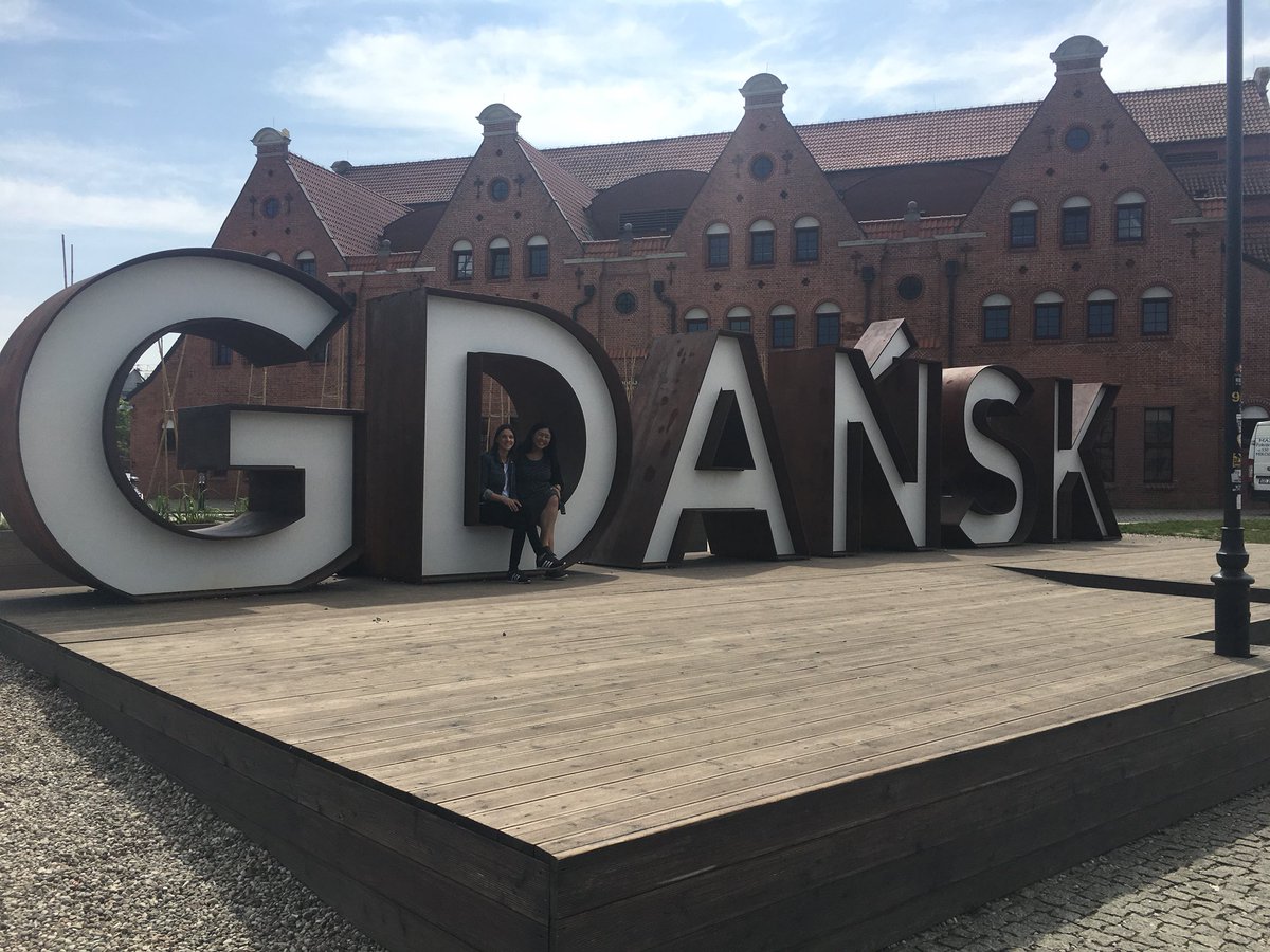 RachelChang's tweet photo. Joyful reunion! So much fun to meet up with fellow @cantigaschoir alum Basia in her current hometown of charming Gdańsk! 🎶🇵🇱 #gdnask #poland #travel #polandmedley https://t.co/riEvSJeskD