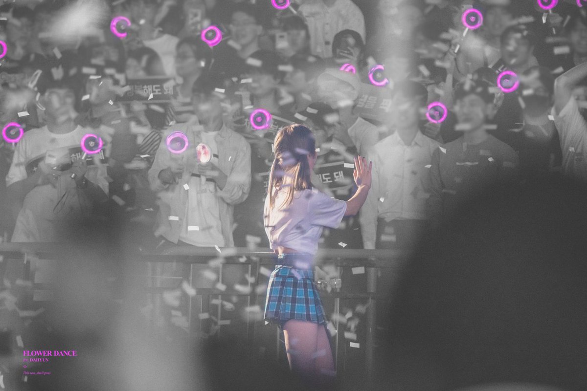 TheFlowerDance's tweet photo. ❤190525 #TWICELIGHTS

꿈처럼 행복해도 돼

#다현 #DAHYUN #ダヒョン #트와이스 #TWICE #トゥワイス #TWICEWORLDTOUR2019 https://t.co/lDSkNy6wDj