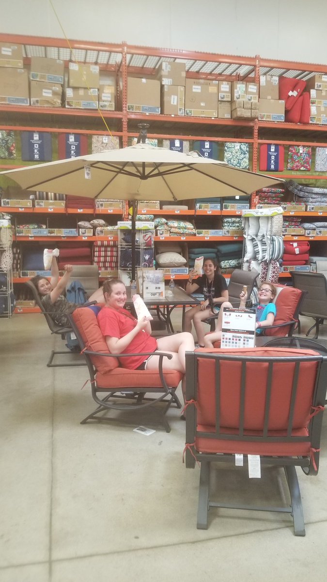 Enjoying an ice cream treat while I pick my flowers. Thank you 2708.
<a href="/GuarinoSarah/">Utica United 2708</a> @Jdeli1977Jason @XKerrigan <a href="/Barrington2708/">Christopher Lucas Barrington</a> @ashley2708HD <a href="/tennvols34/">SHANNON GOODELL</a> <a href="/yvonne_2707HD/">Yvonne V</a> <a href="/Schulte4A/">Joe Schulte</a>