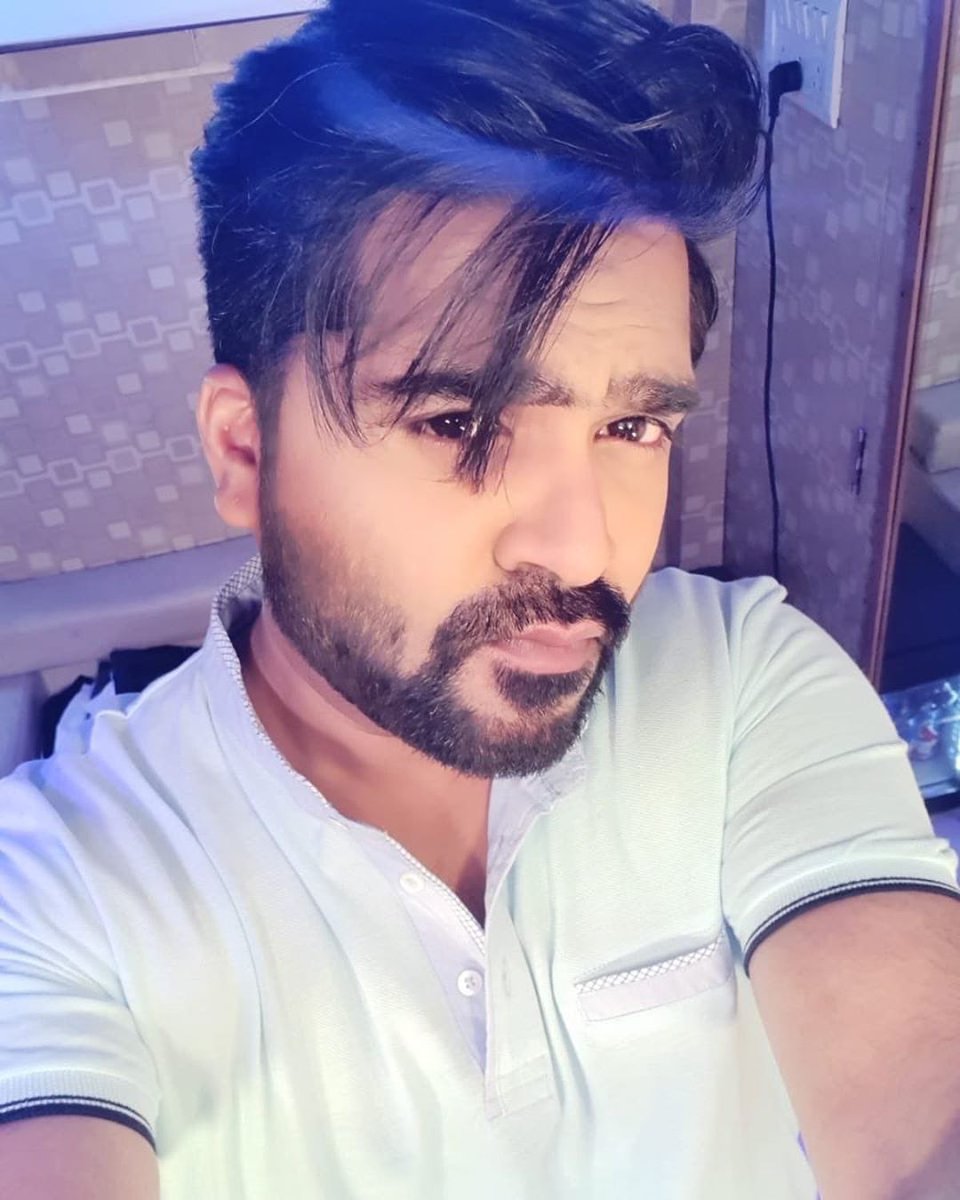iamvishal_29's tweet photo. Thalaiva #STR styles look ❤❤❤
@STR_360 @STRFansTrends @SimbuLive
#STRPressRelease https://t.co/pP7mmBHwc7