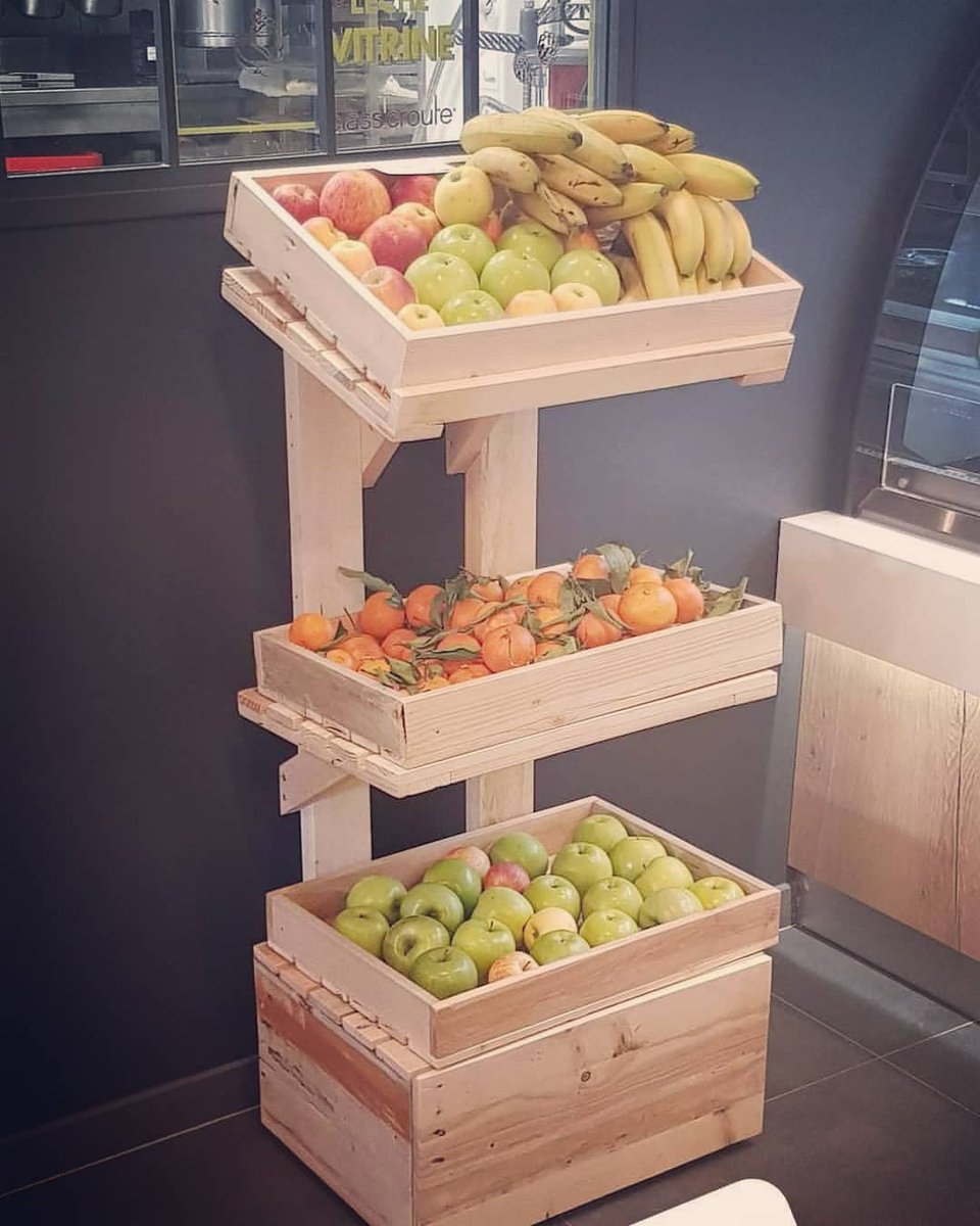 UpCycly's tweet photo. Joli présentoir de #fruits 🥝🍎🍐  pour @class_croute

 #woodpallets #fruits #palletsdesign #sustainability #diy #upcycling https://t.co/RvNT6PWB9E