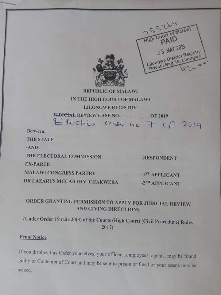 zittokabwe's tweet photo. Nchi kama Malawi Ina taasisi imara za Demokrasia sisi tunabishania makada wa CCM kuwa wasimamizi wa Uchaguzi. Jaji wa Mahakama Malawi ameamuru matokeo ya uchaguzi yasiendelee kutangazwa mpaka matokeo ya wilaya kadhaa yaliyochakachuliwa na Chama tawala yahesabiwe upya kwa uwazi https://t.co/iDP4FHkju7
