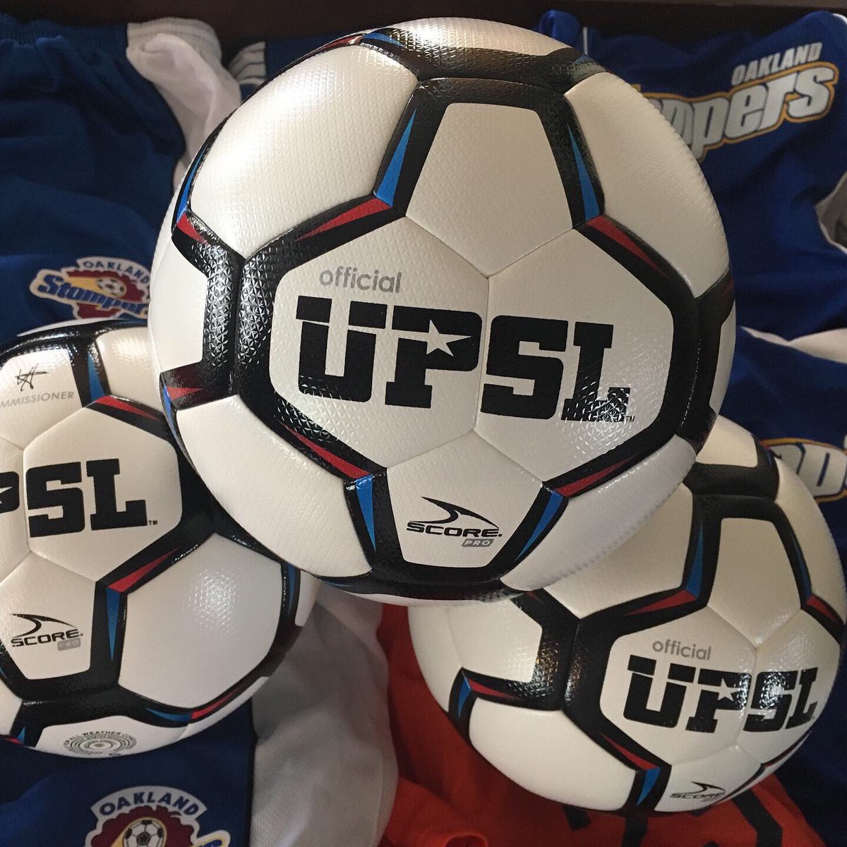 StompersFanClub's tweet photo. 🍇⚽️ Game Day Reminder: Oakland Stompers vs. San Leandro United FC

🗓 Tonight, @ Raimondi Park (1800 Wood St. Oakland, CA). 7 PM!

🎫: Adult ($7); Youth ($3) 🌳🍇⚽️

#Oakland #Stompers #OaklandStompers #UPSL #SanLeandro #SLUFC #LetsGoOakland #WeWillWeWillStompYou @upslsoccer https://t.co/eNkgpLlp3C