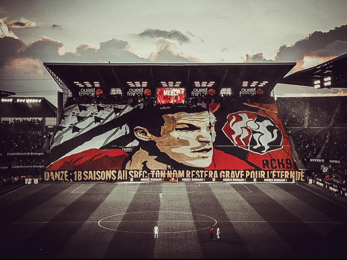 Ladanze29's tweet photo. Je n’aurais jamais assez de mots pour remercier les instigateurs et créateurs de ce monumentale tifo.
Du jamais vu dans le monde pour un joueur de foot.
Vous aussi, vous resterez gravé pour l’éternité dans ma mémoire 🙏🙏 @RCK1991 https://t.co/dK1V7YBs4J