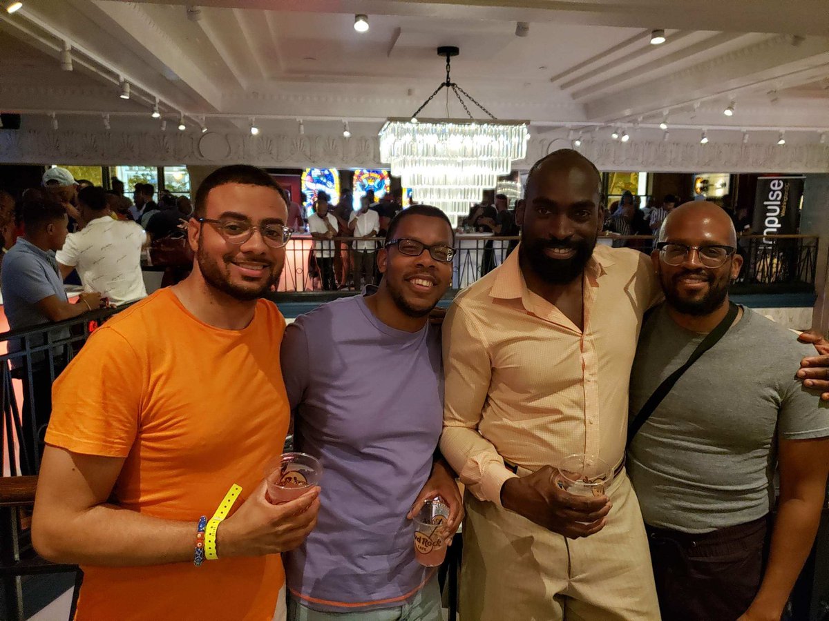 phillipwclark's tweet photo. Had a great night out celebrating D.C. Black Pride! 🌈♥️🖤💚🌈 🌃#happypride #dcblackgaypride #impulsedc #pride #blackgaymen #blackboyjoy #dmvlife #lifeinthedistrict #goodnight #friendsmaketheworldgoround🌎 #washingtondc #dcgays #itsprideseason #feelingmyself #fridaynight https://t.co/CDpdNpZYGo