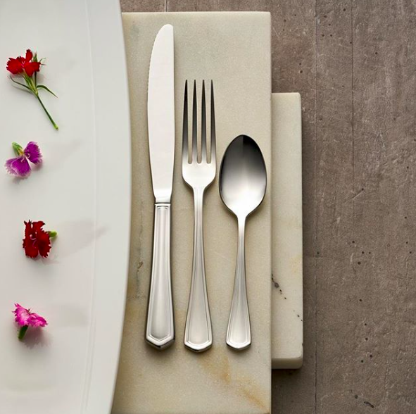 WalkingMatters's tweet photo. The fluted border and beveled ends of @OneidaFS's Inn Classic bring a simple beauty, reminding us that flatware is Jewelry for the Table.
๐ธ: Inn Classic Collection #ThisIsOneida
#TabletopMatters
#oneidafs #oneida #flatware #silverware #jewelryforthetable #tabletop https://t.co/fJNcZ3oPNO