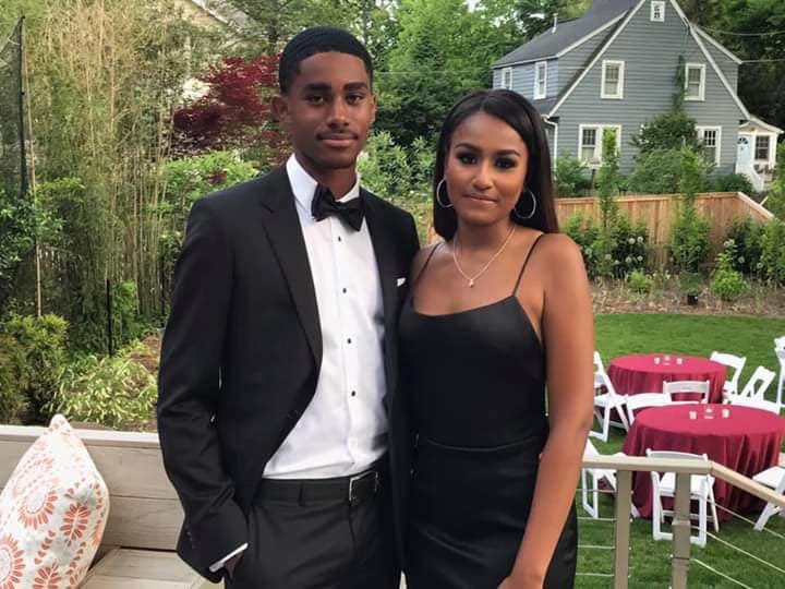 ButherFlai's tweet photo. Sasha Obama Goes To Prom... All Grown Up!
#FirstFamilyForever
#SashaObama 
#PromNight https://t.co/Uu27NTtKXE