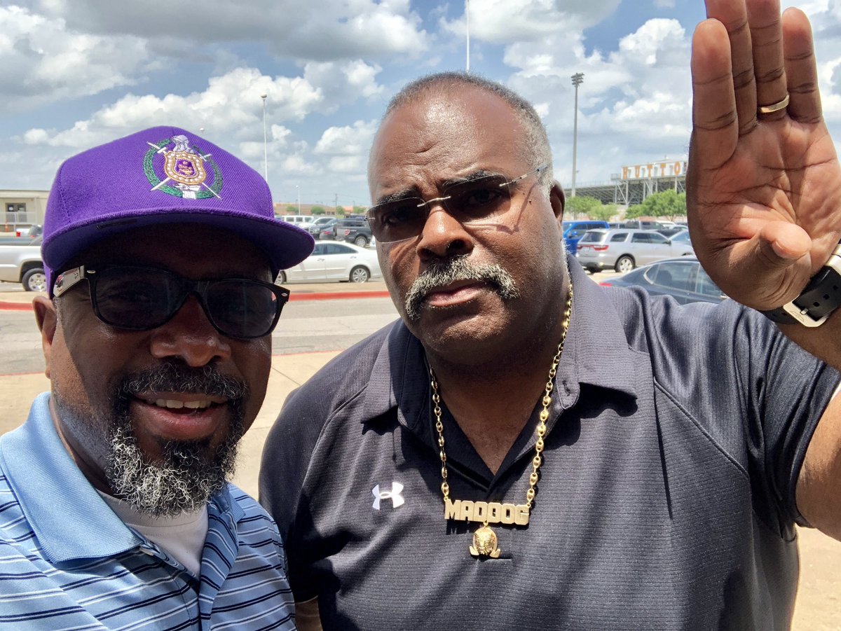 SherwinsTweets's tweet image. #DaBruhz it’s always good to run into good #OmegaMen when I go to me sons football camps.  S/O to Coach Madden aka @jeff_maddog retired @TexasFootball coach.  @FBUcamp