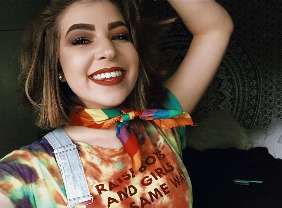 __haley__14's tweet photo. Today two very important things are happening. My sisters wedding rehearsal, and Simone's birthday. I guess it is kind of perfect that one of my sisters wedding colors is yellow. We love and miss you Simone. I hope you are smiling up in heaven today. #SmilingForSimone ππ https://t.co/7yu423xYwD
