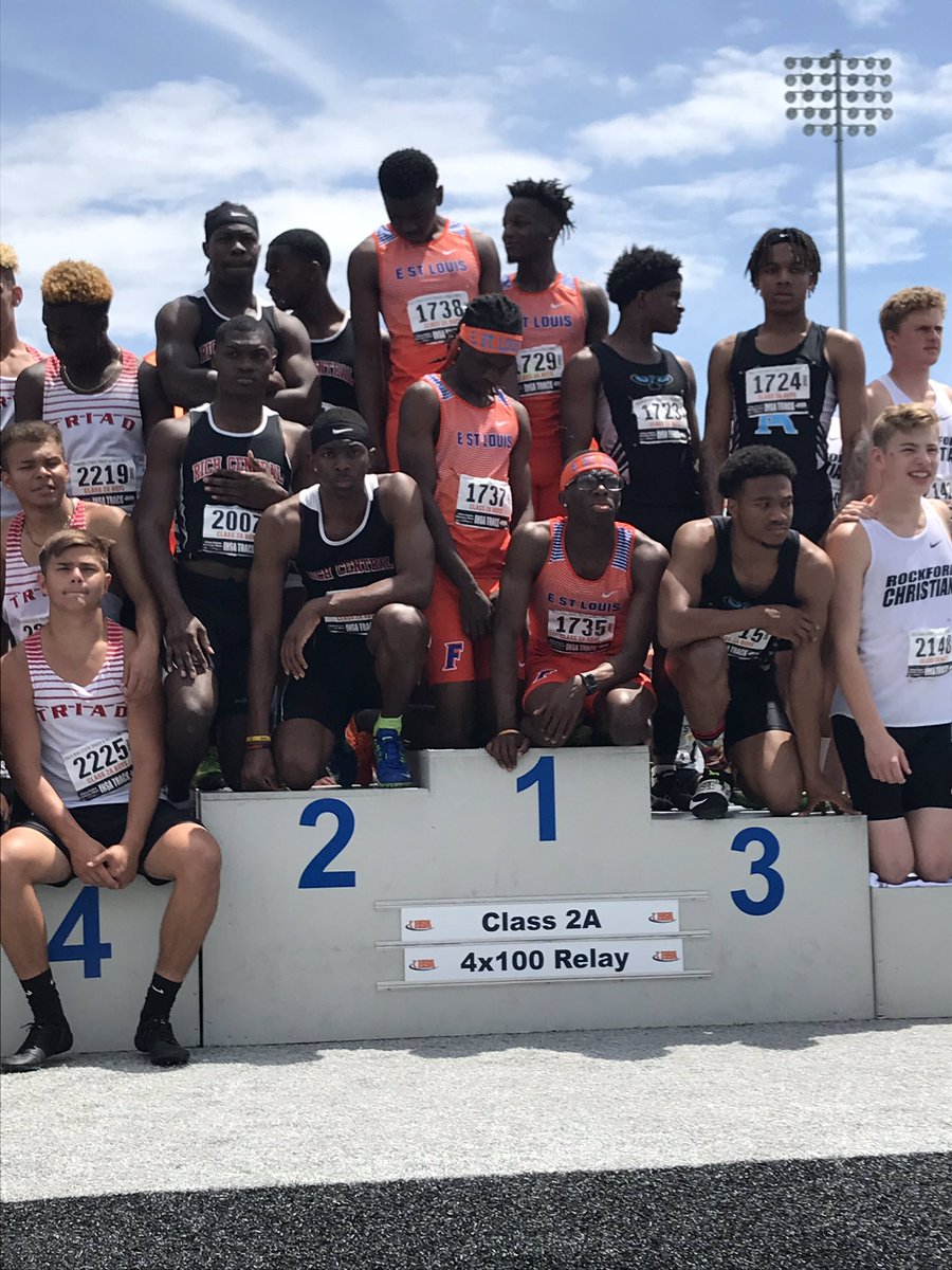 DavidSTLhss's tweet photo. .@eslflyerstrack atop the podium for the first of many times today. Here’s the 4x1. #STLtrack #618track https://t.co/E5bFGkkI3y