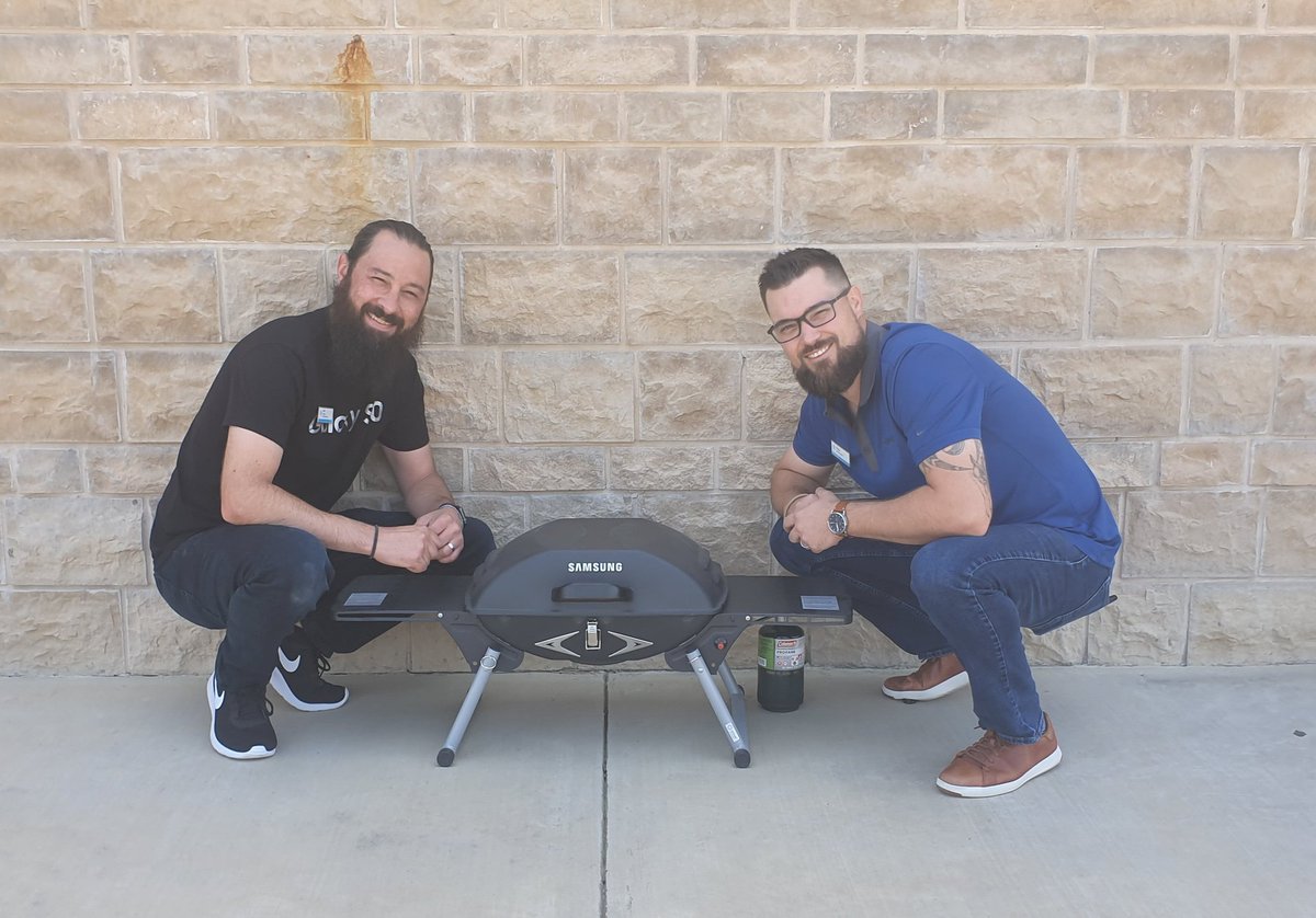 SamsungSolano's tweet photo. The only thing HOTTER than this Samsung Grill is the amazing deals these guys are serving up at At&amp;t!!!!  @npado04 @Krivs14 https://t.co/1H6YnltH6n