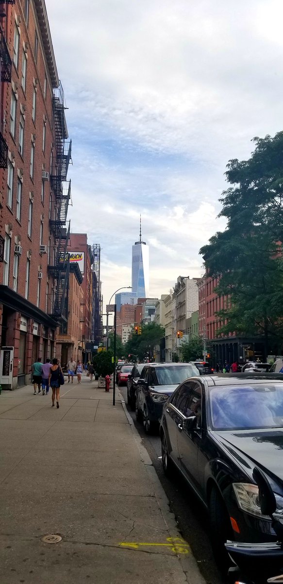 Here's to a long weekend! 

#oneworldtrade #nycattractions #distrikthotelnyc