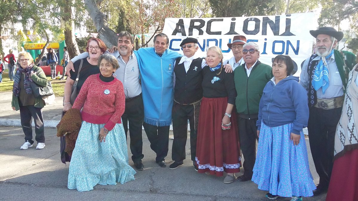 MarioVaughan_'s tweet photo. CELEBRAMOS EL DIA DE LA PATRIA #25deMayo #AhoraRawson #PlazaGuemes #LocroPopular #NumerosArtisticos
#Arcioni2019 #Vaughan2019
VIVA LA PATRIA https://t.co/oFEFubfYwR