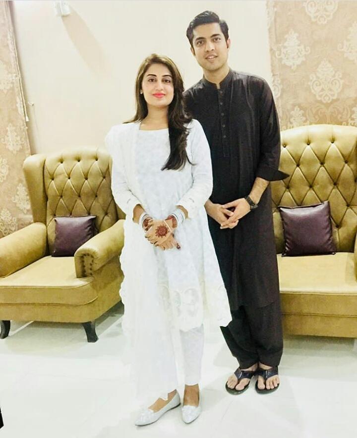 Ridafat43161190's tweet image. Meri pyari api or mere oyary bhaiya....I wish u a very blessed and happiest anniversary...
#Happy_Anniversary_Farah_Iqrar  #BestApi #BestBhaiya lots of prayers and many best wishes for u on ur special day....