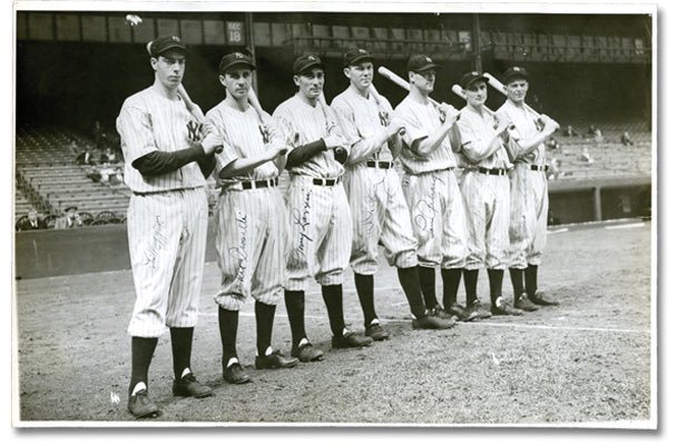 SCPAuctions's tweet photo. Sneak Peek: 1936 Signed Large Format 16x10 Photo from the 1936 Yankees. Including DiMaggio and Gehrig. Estimate: $8-12,000.
#yankees #photograph #autographs #teamsigned #yankeegreats #history #baseball #mlb #auction #pinstripes #dynasty #majorleaguebaseball #thehobby https://t.co/WKhYjhgen1