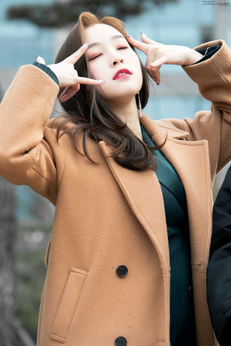 LM_TwoHyeoni's tweet photo. 190310 드림캐쳐 가현 인기가요 팬미팅
#드림캐쳐 #Dreamcatcher 
#가현 #GAHYEON 
@hf_dreamcatcher https://t.co/qpCg1NpQgP