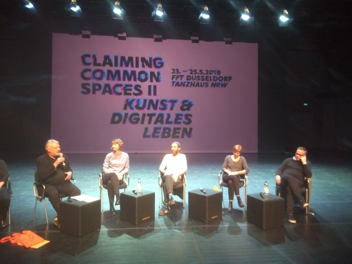 FFTDuesseldorf's tweet photo. #claimingcommonspaces geht zu Ende. Finale "Forschung und Entwicklung" mit @strietze, @fkirschner, @Theaterdigital, Holle Münster (@prinzip_gonzo) und @mariekmeier (@kulturstiftung) https://t.co/9XjIlG8r5T