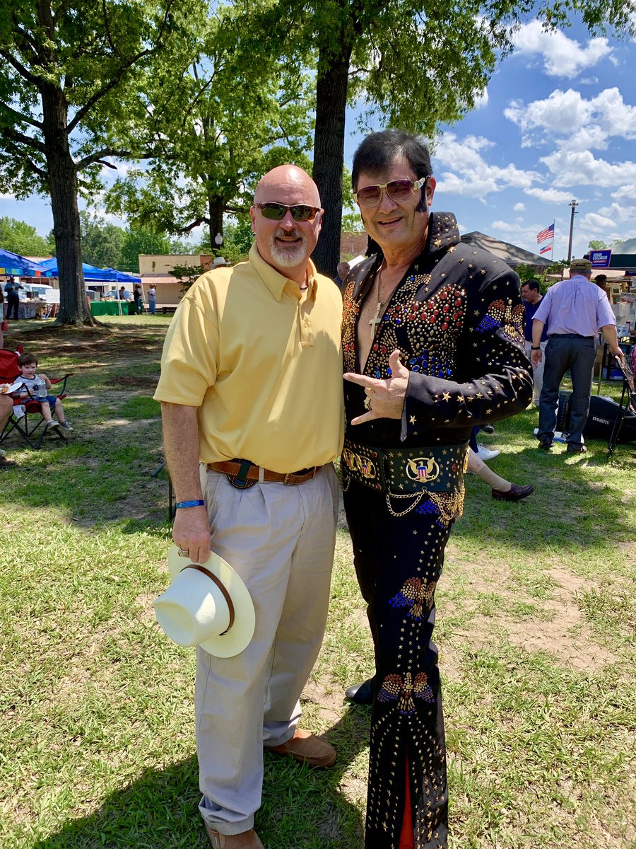 gregpollan's tweet photo. #Elvis on the square at #SquareFest!! https://t.co/ijYyx4lwhi
