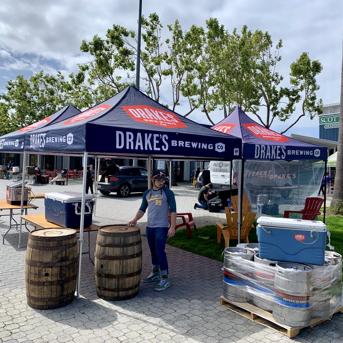 BikeEastBay's tweet photo. Volunteers prepping for #Sessionfest beer fest today at Jack London Square, 1-5pm. Proceeds benefitting @BikeEastBay. Thank you @DrakesBeer for organizing. See you this afternoon https://t.co/oSB0Ubbv6X