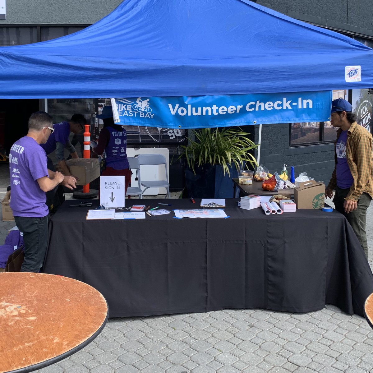 BikeEastBay's tweet photo. Volunteers prepping for #Sessionfest beer fest today at Jack London Square, 1-5pm. Proceeds benefitting @BikeEastBay. Thank you @DrakesBeer for organizing. See you this afternoon https://t.co/oSB0Ubbv6X