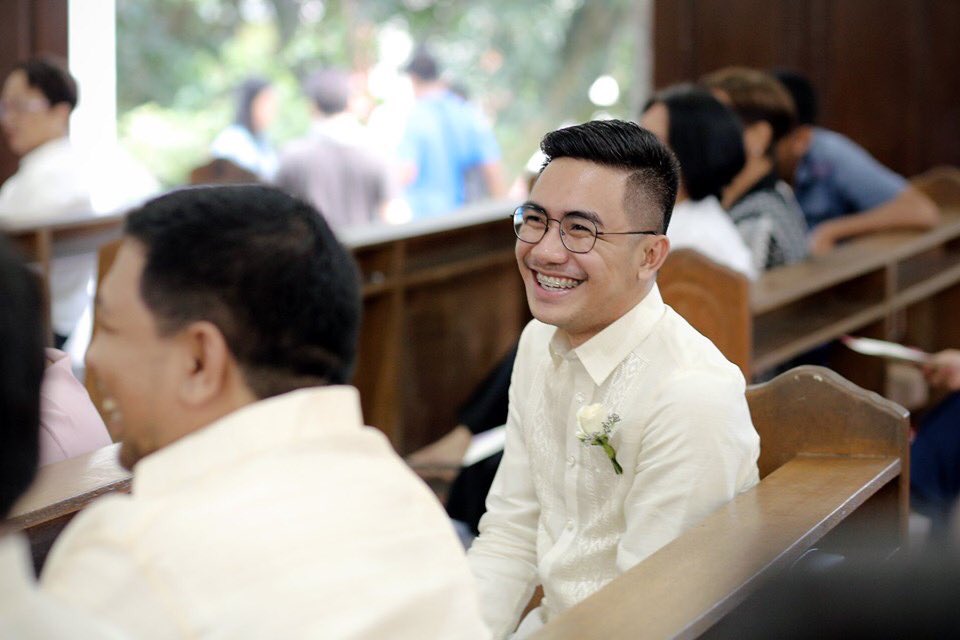Can’t believe it’s been a week since Karla and Colin’s wedding! Here’s me gaping at them in pure joy. Thanks for this *ehem* stolen shot (for realz), <a href="/niceprintphoto/">Nice Print Photo</a>! You guys are rockstars!