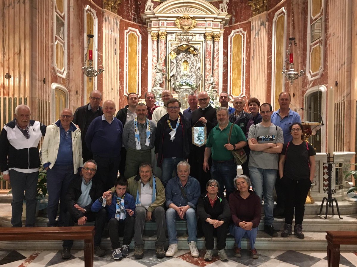 V_Entella's tweet image. Promessa mantenuta
Questa mattina una delegazione di tifosi biancocelesti si è recata al santuario di Montallegro dove il nostro Don Andrea Buffoli ha celebrato insieme a Don Trovato la Santa messa. ⚪️🔵 #ilcampohadettoB #goodtoBback #Entella #ForzaEntella